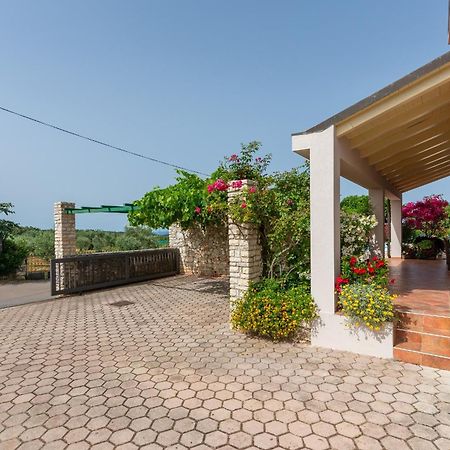 Villa Mare ロヴィニ エクステリア 写真